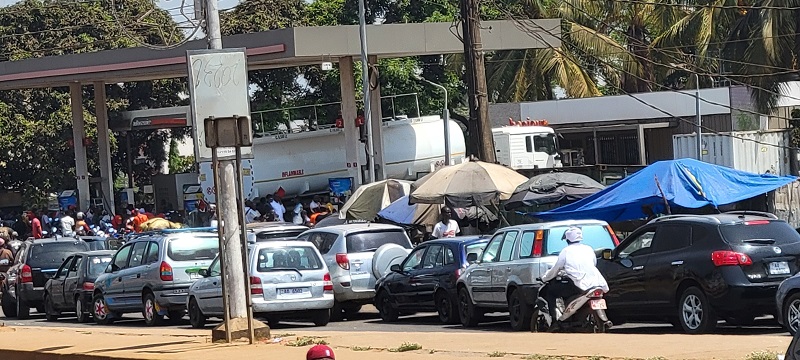 Conakry. Des files dans les stations ce jeudi