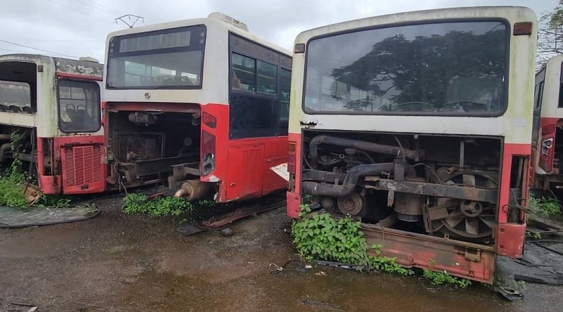 Voyage au cimetière des bus à Conakry